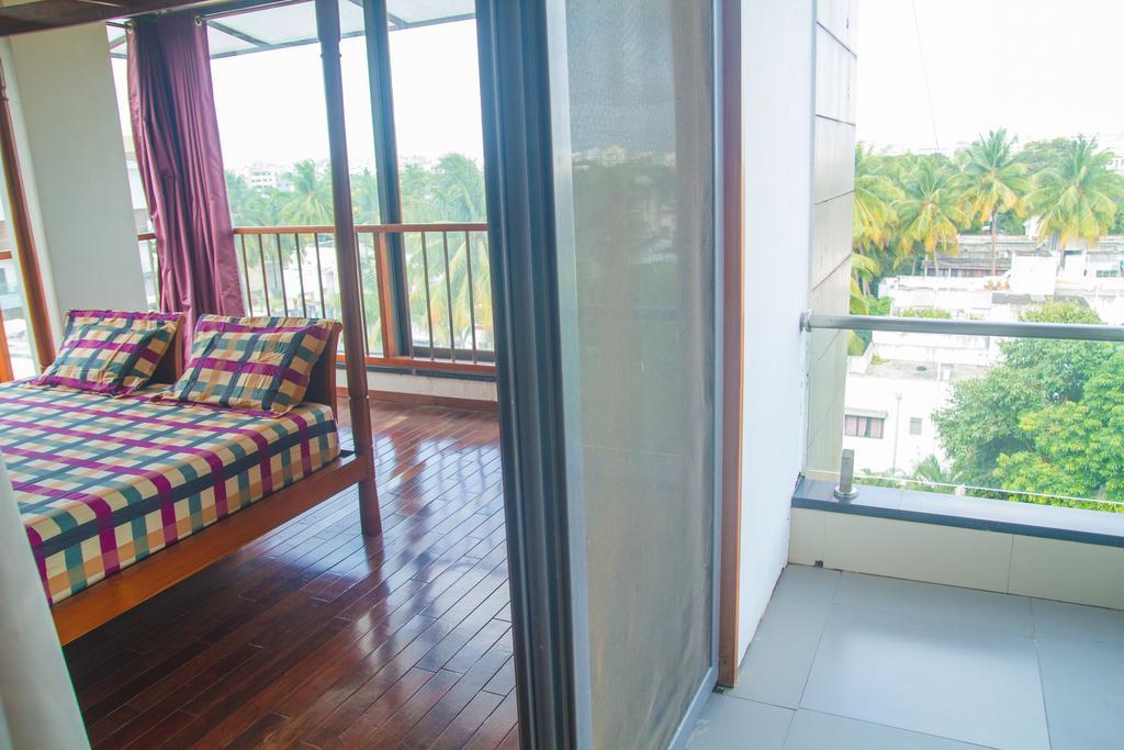 Gulmohar - Luxurious Penthouse Family Rooms コールハープル エクステリア 写真