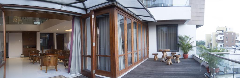 Gulmohar - Luxurious Penthouse Family Rooms コールハープル エクステリア 写真