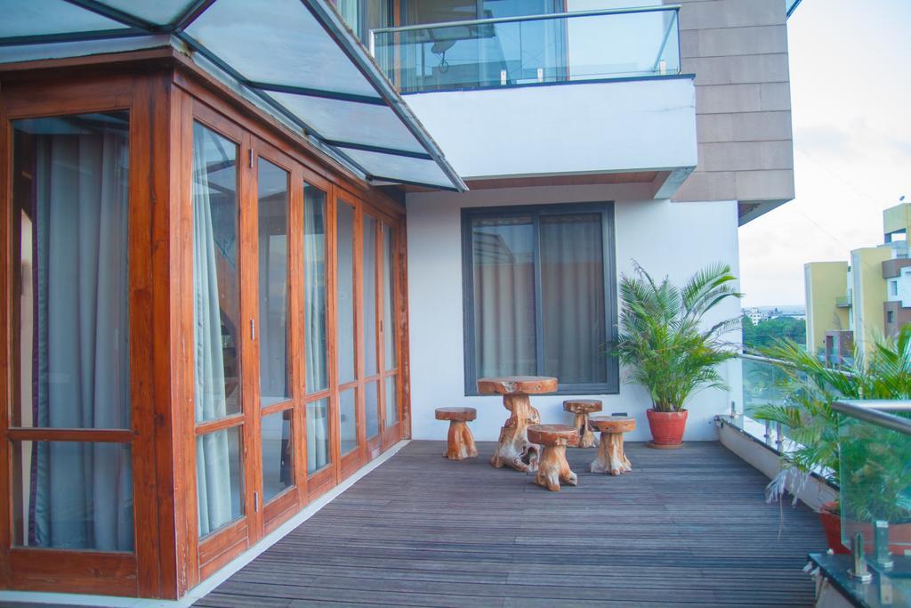 Gulmohar - Luxurious Penthouse Family Rooms コールハープル エクステリア 写真