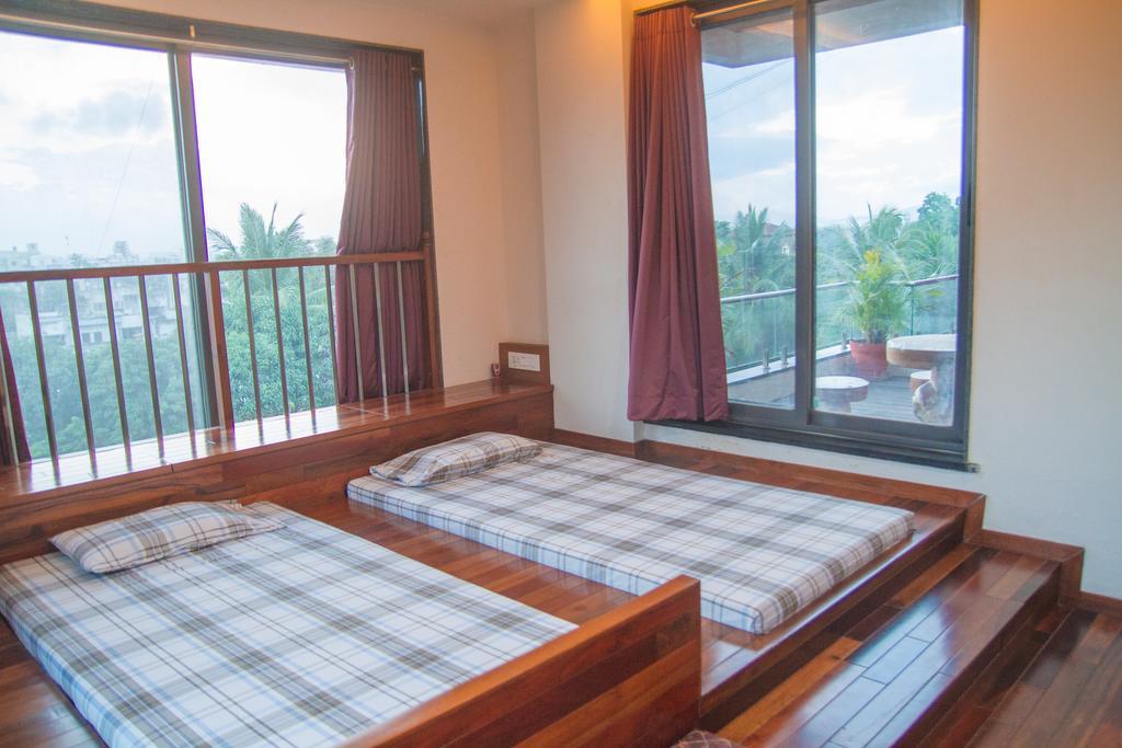 Gulmohar - Luxurious Penthouse Family Rooms コールハープル エクステリア 写真