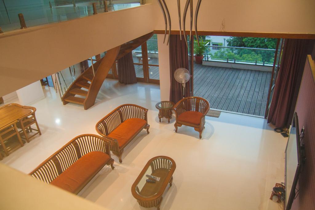 Gulmohar - Luxurious Penthouse Family Rooms コールハープル エクステリア 写真