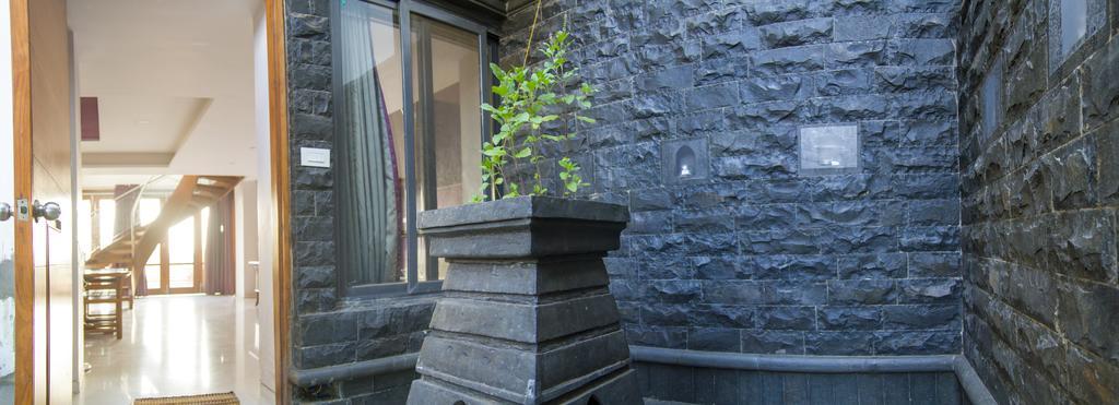 Gulmohar - Luxurious Penthouse Family Rooms コールハープル エクステリア 写真